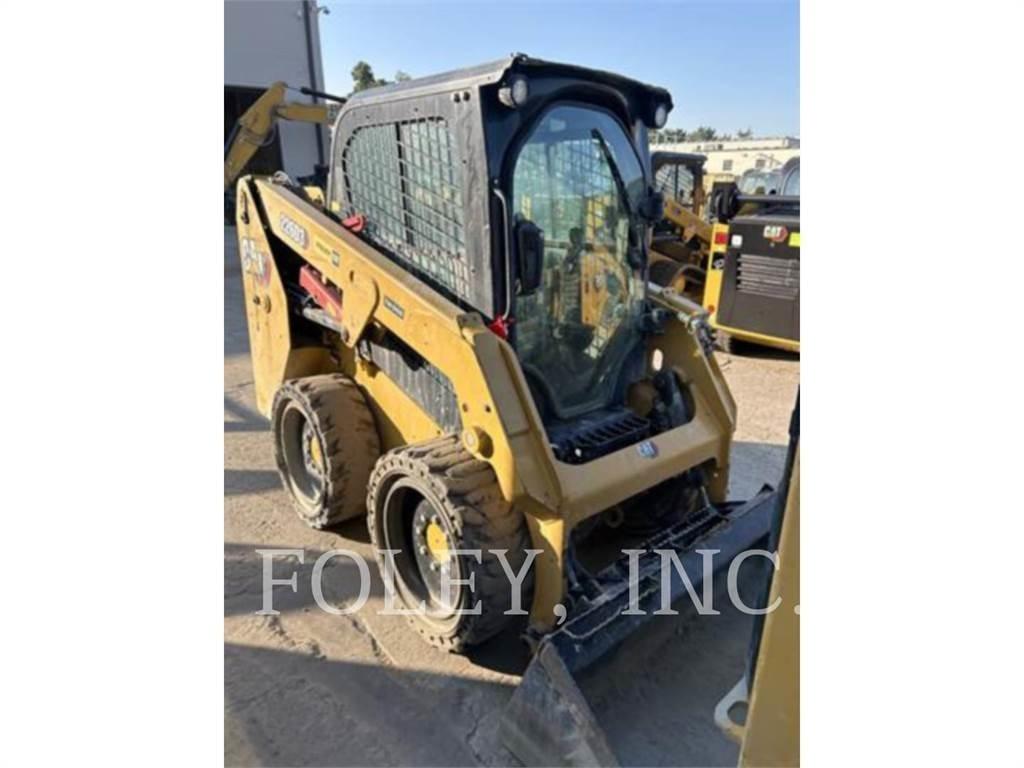 CAT 226D3 Мини-погрузчики