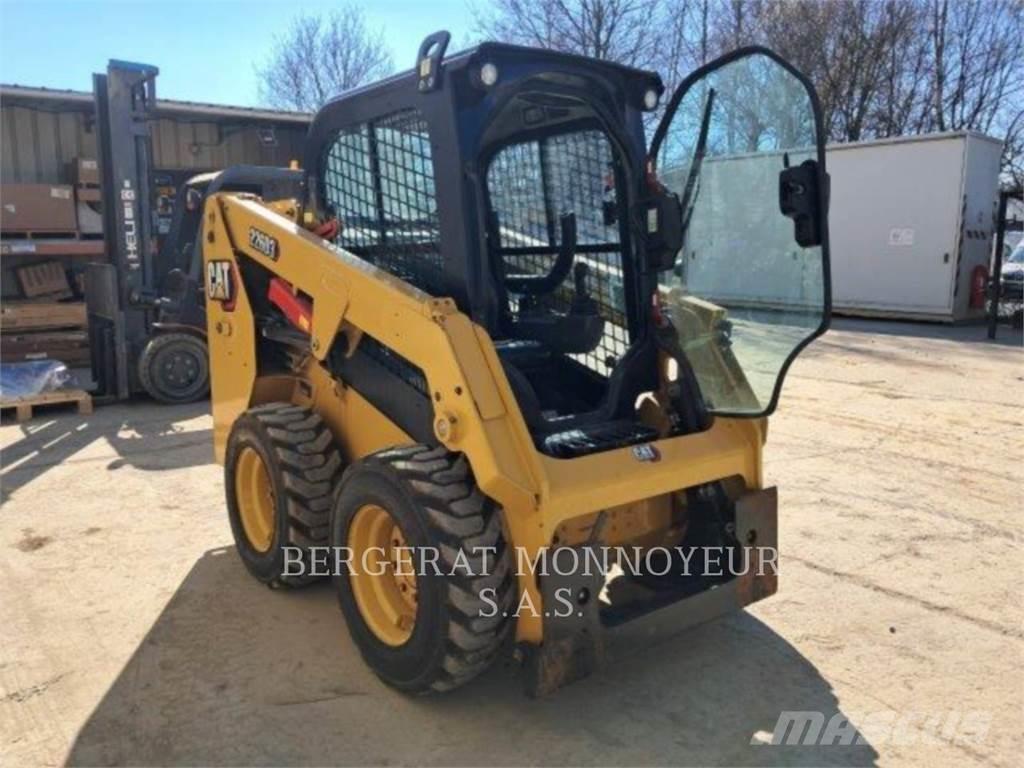 CAT 226D3 Мини-погрузчики