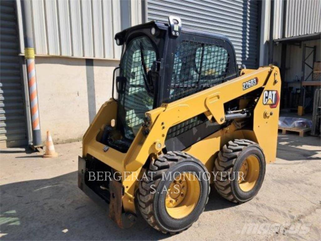 CAT 226D3 Мини-погрузчики
