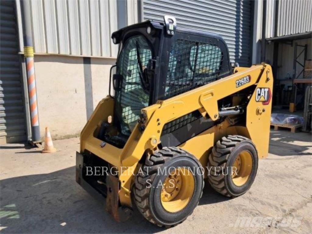 CAT 226D3 Мини-погрузчики