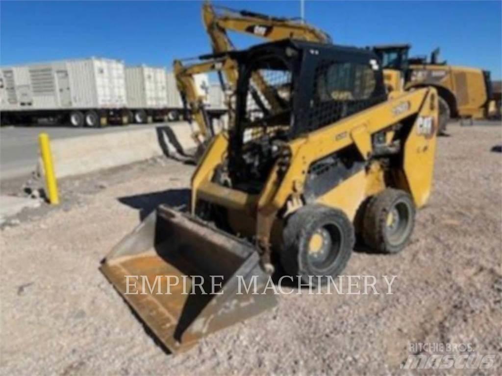 CAT 226D3 Мини-погрузчики