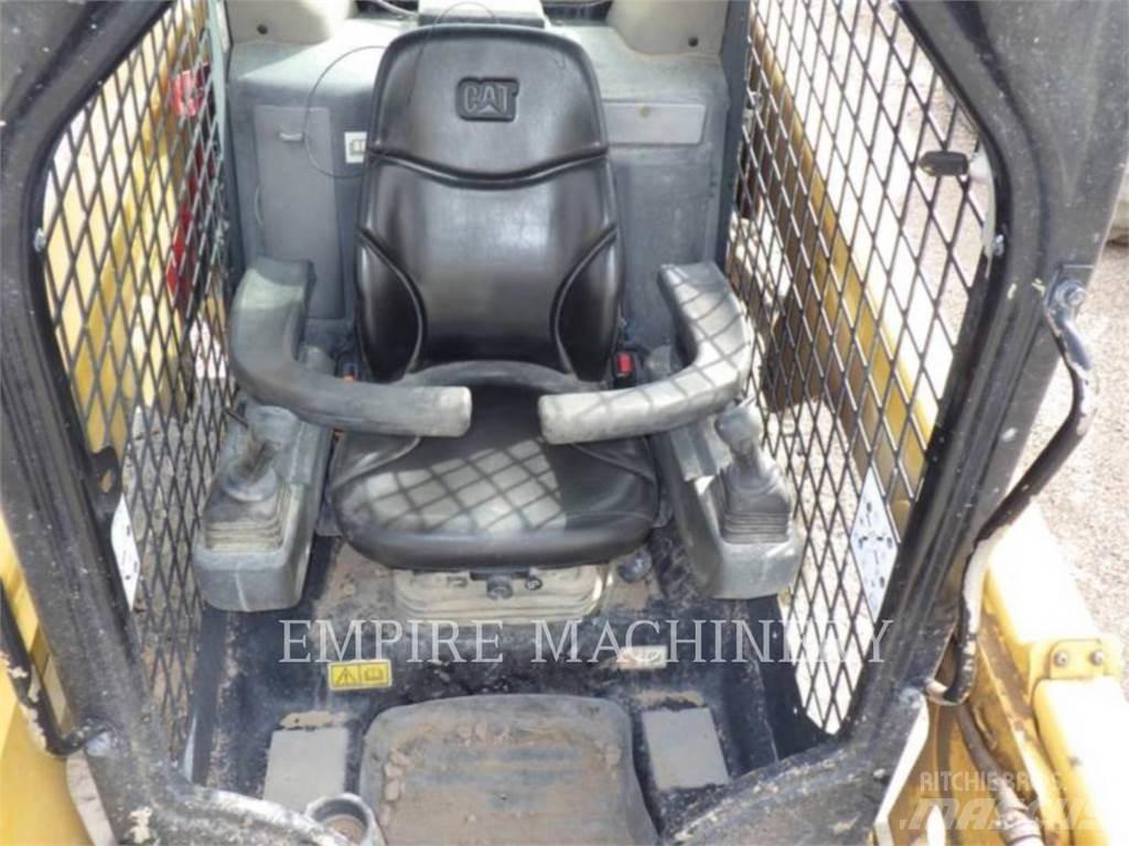 CAT 226D3 Мини-погрузчики