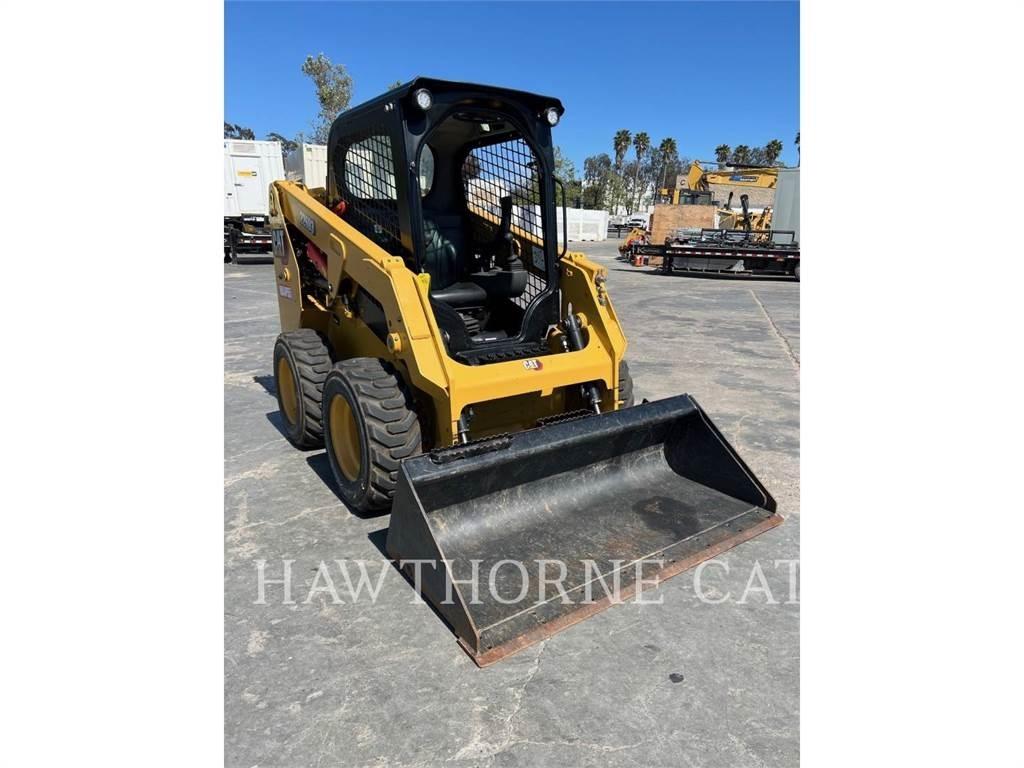 CAT 226D3 Мини-погрузчики