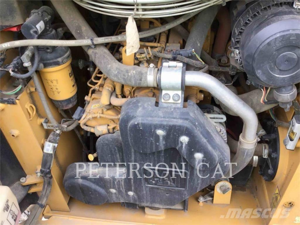 CAT 226D3 Мини-погрузчики
