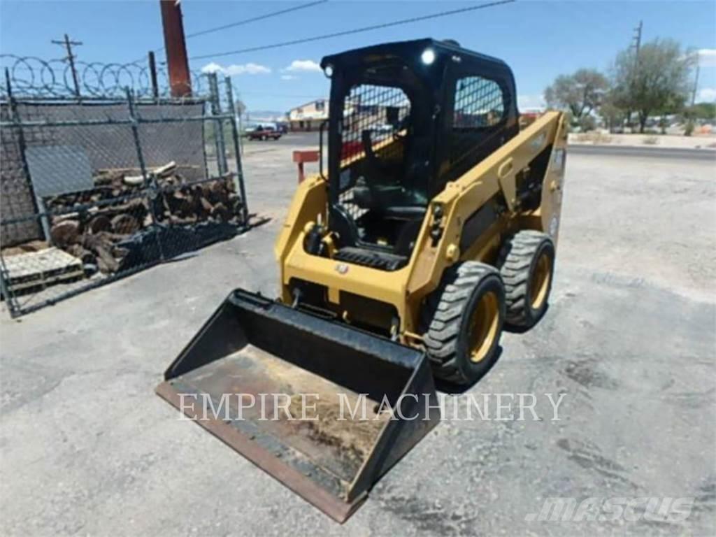 CAT 226D3 Мини-погрузчики