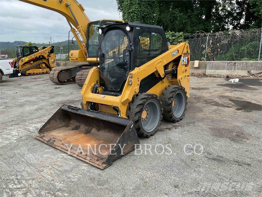 CAT 226D3 Мини-погрузчики