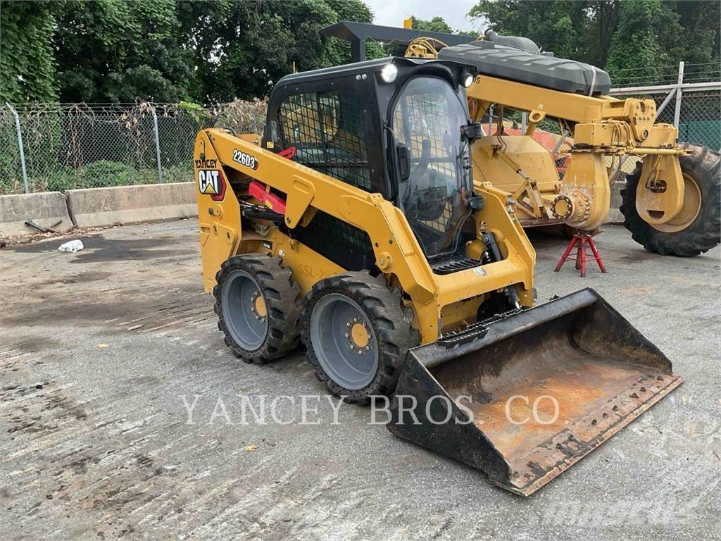 CAT 226D3 Мини-погрузчики
