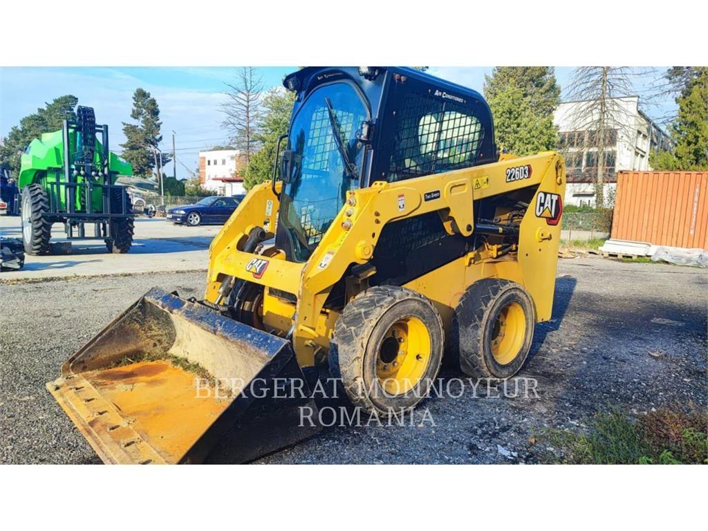 CAT 226D3 Мини-погрузчики