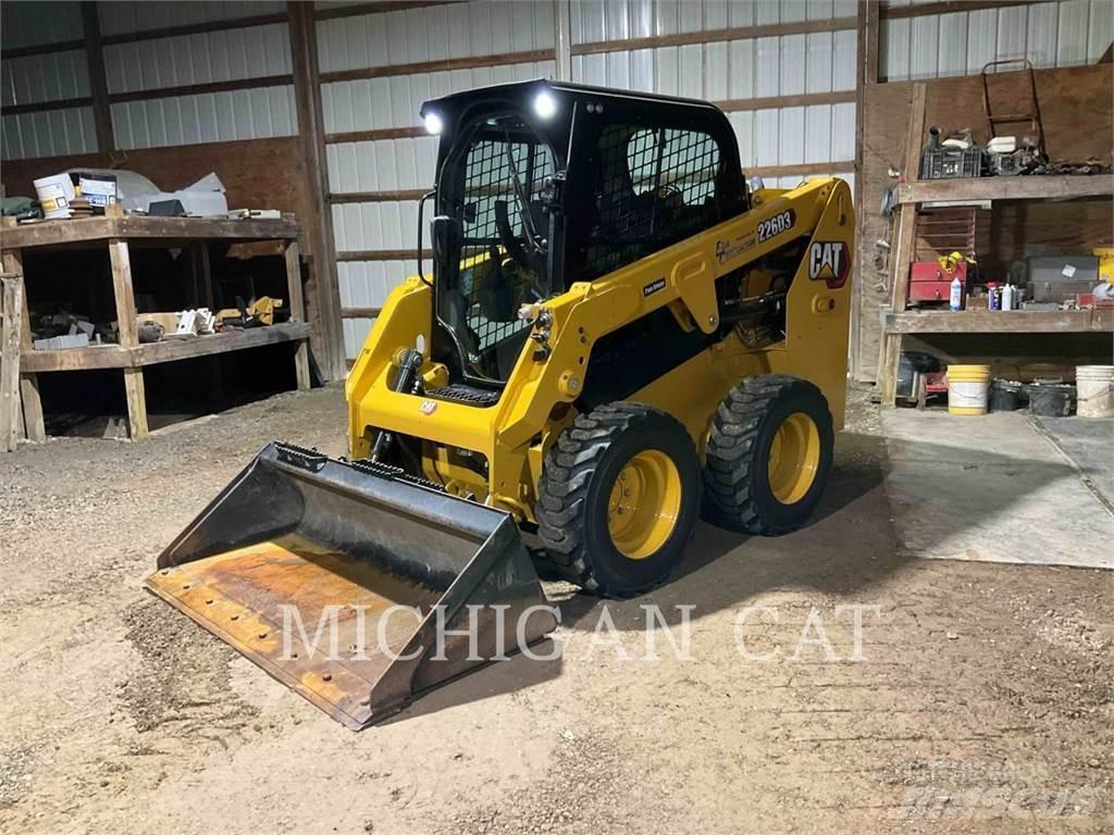 CAT 226D3 AQ Мини-погрузчики