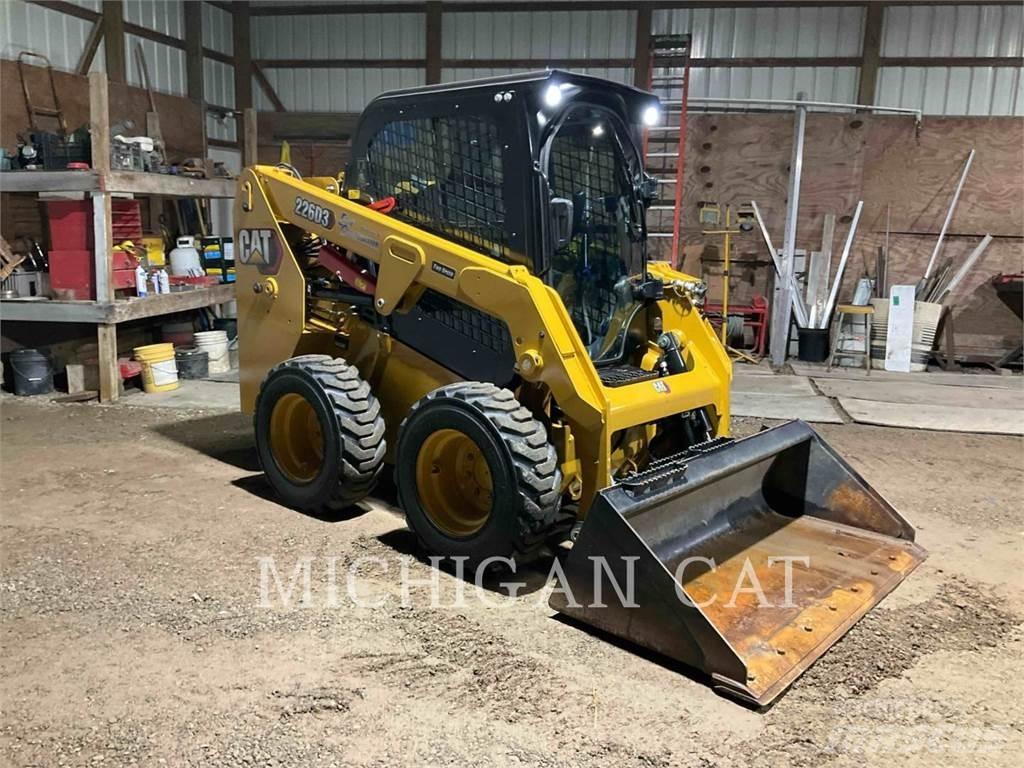 CAT 226D3 AQ Мини-погрузчики