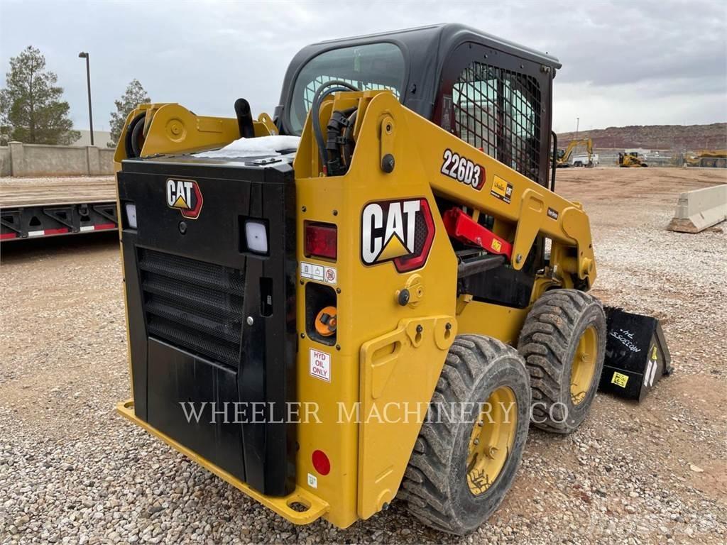 CAT 226D3 C3H2 Мини-погрузчики