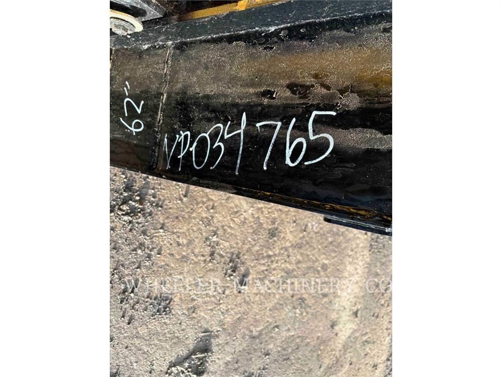 CAT 226D3 C3H2 Мини-погрузчики