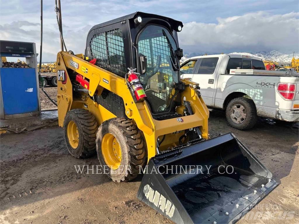 CAT 226D3 C3H2 Мини-погрузчики