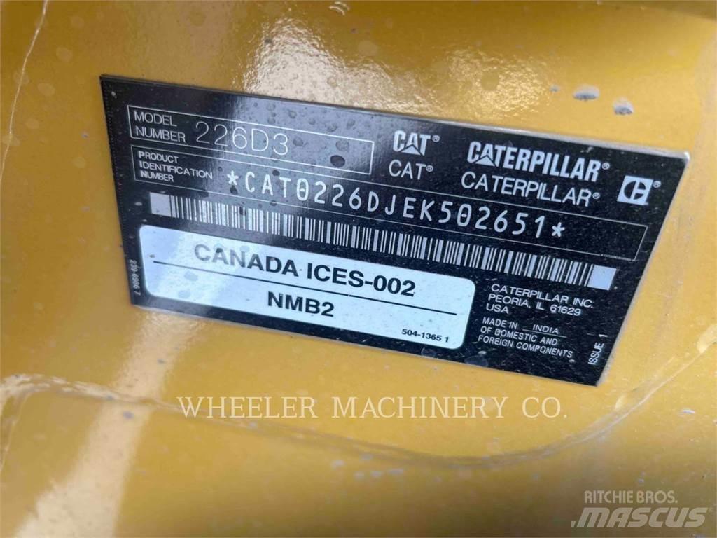 CAT 226D3 C3H2 Мини-погрузчики