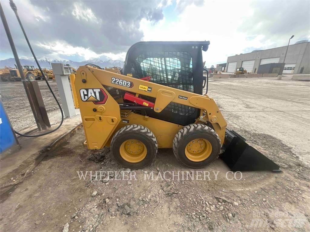 CAT 226D3 C3H2 Мини-погрузчики