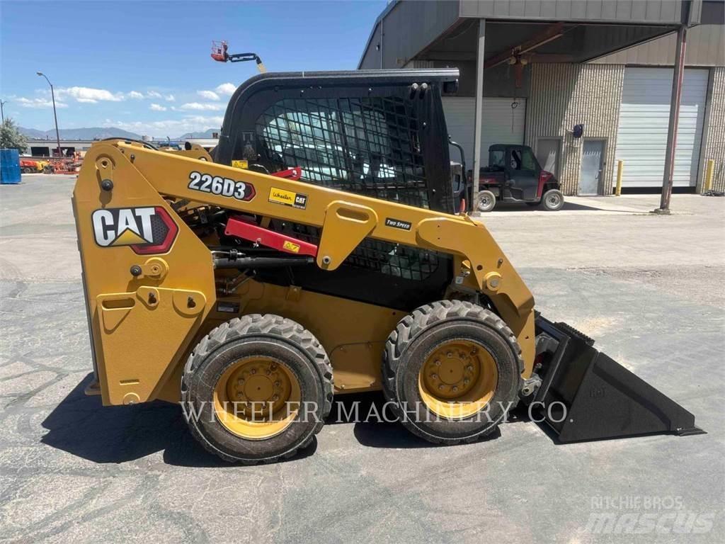 CAT 226D3 C3H2 Мини-погрузчики