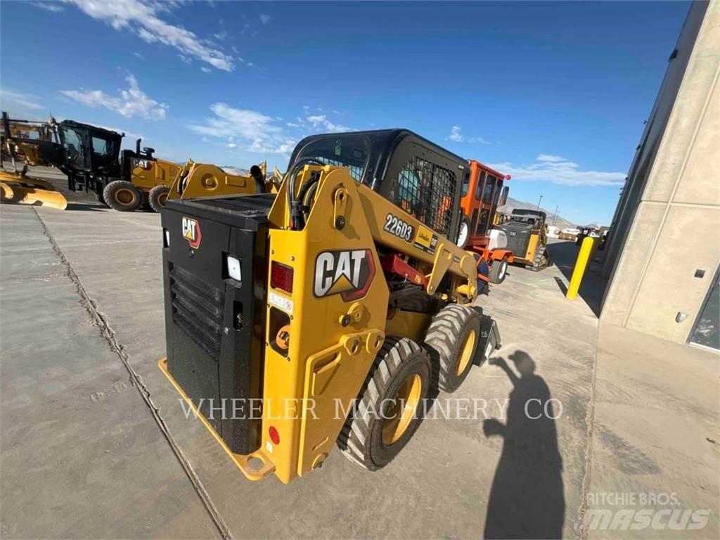 CAT 226D3 C3H2 Мини-погрузчики