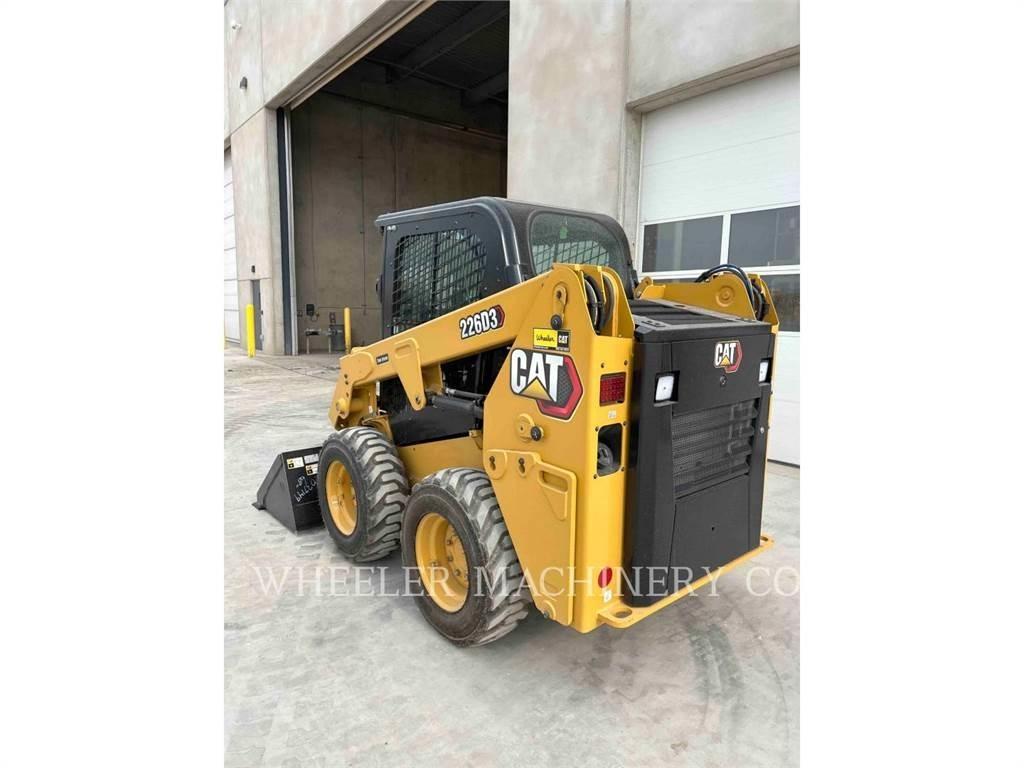 CAT 226D3 C3H2 Мини-погрузчики