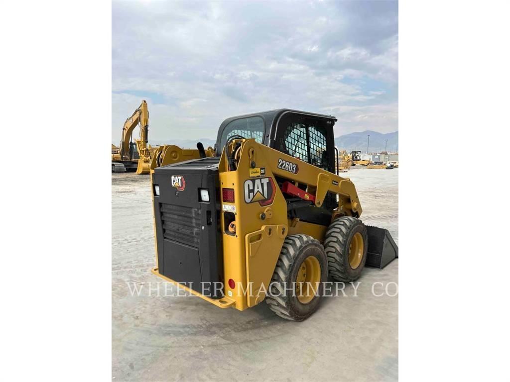CAT 226D3 C3H2 Мини-погрузчики