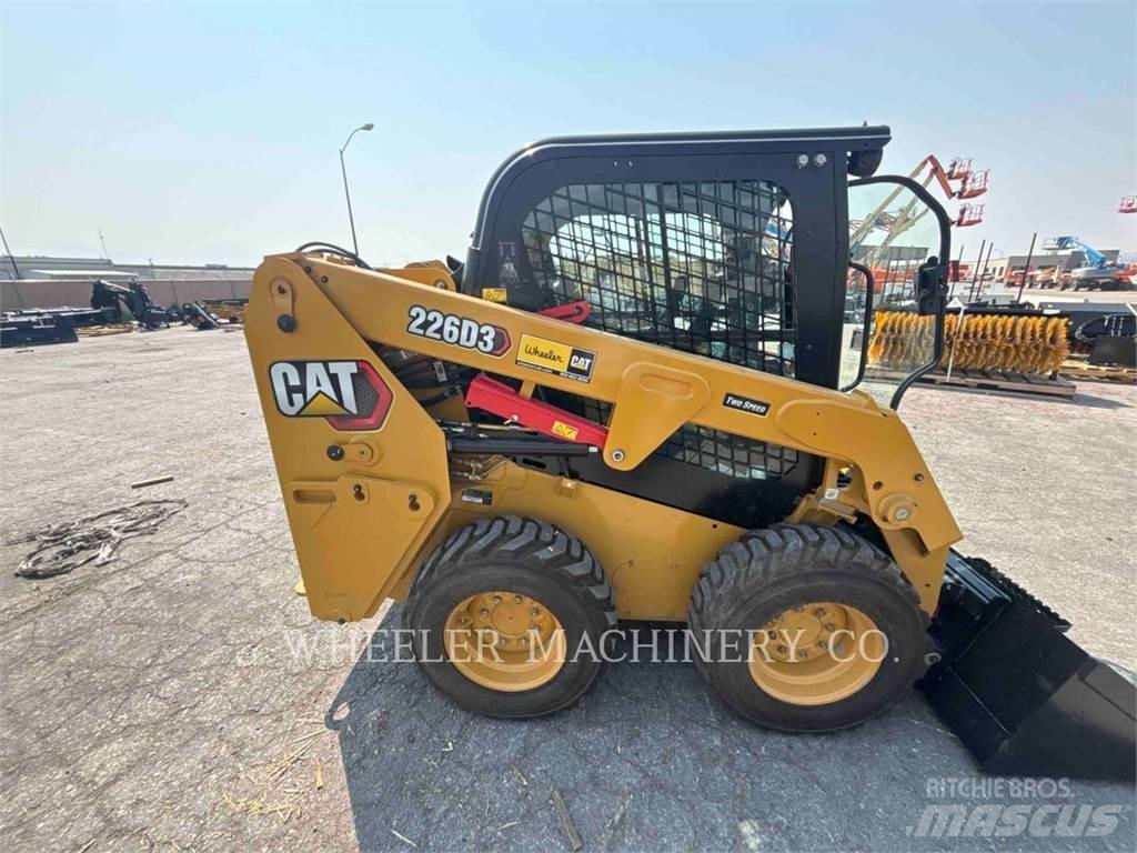 CAT 226D3 C3H2 Мини-погрузчики
