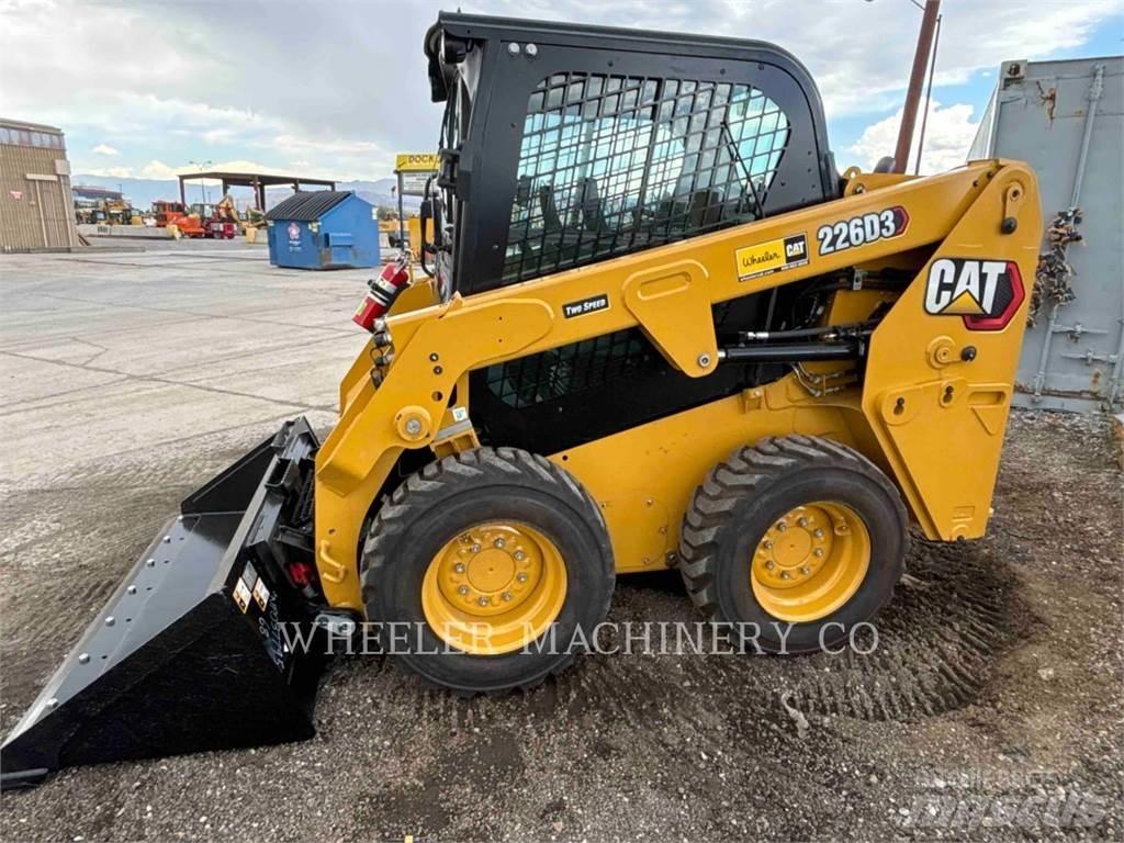 CAT 226D3 C3H2 Мини-погрузчики