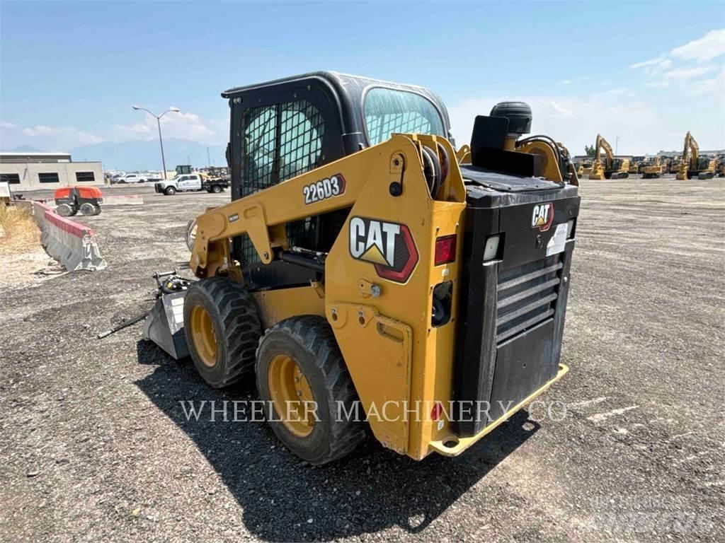CAT 226D3 C3H2 Мини-погрузчики