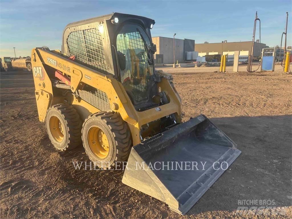 CAT 226D3 C3H2 Мини-погрузчики