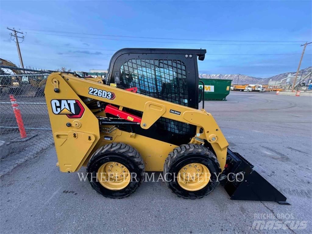 CAT 226D3 C3H2 Мини-погрузчики