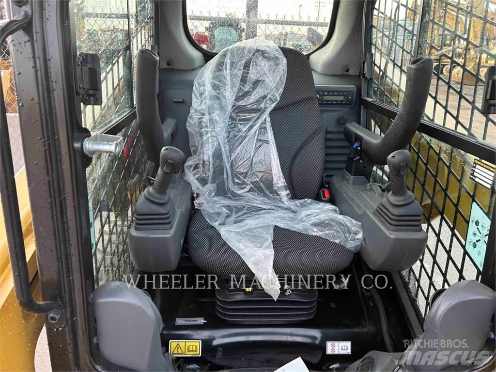 CAT 226D3 C3H2 Мини-погрузчики
