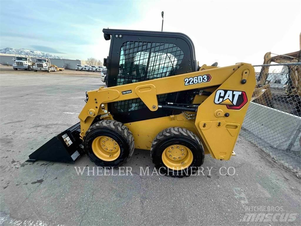 CAT 226D3 C3H2 Мини-погрузчики