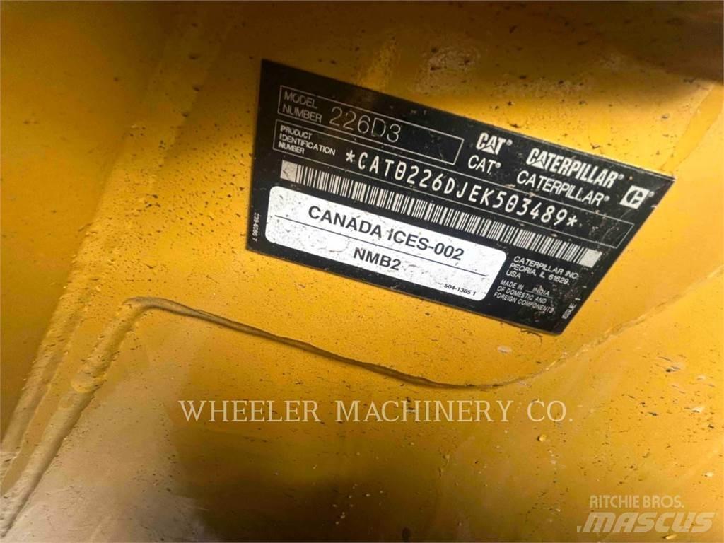 CAT 226D3 C3H2 Мини-погрузчики