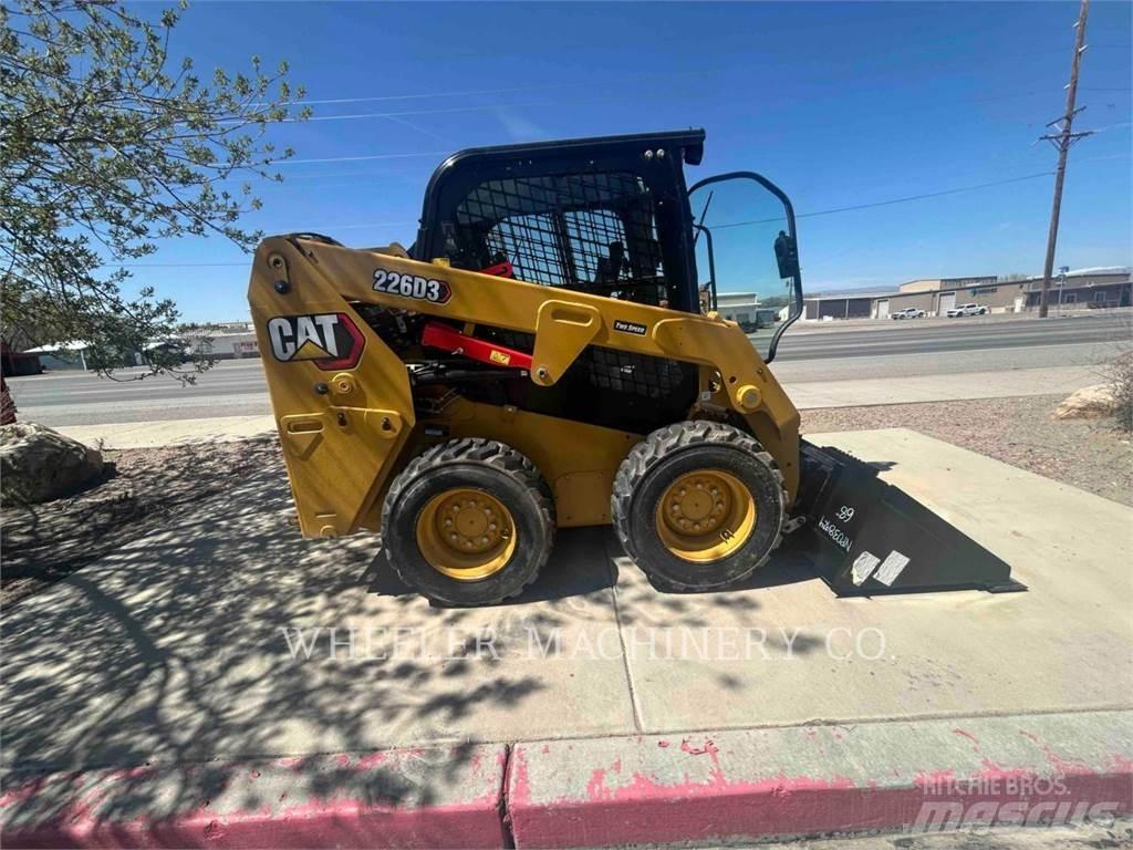 CAT 226D3 C3H2 Мини-погрузчики