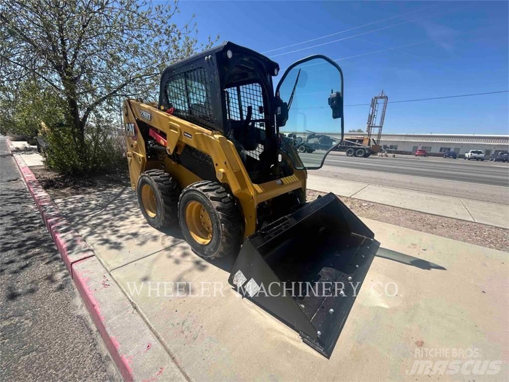 CAT 226D3 C3H2 Мини-погрузчики
