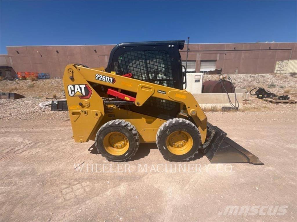 CAT 226D3 C3H2 Мини-погрузчики
