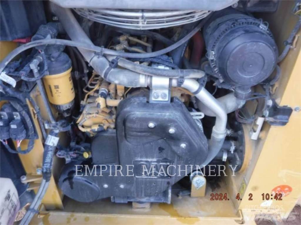 CAT 226D3 CA Мини-погрузчики