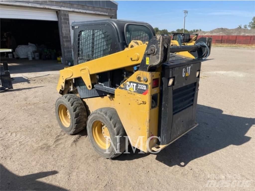 CAT 232D Мини-погрузчики