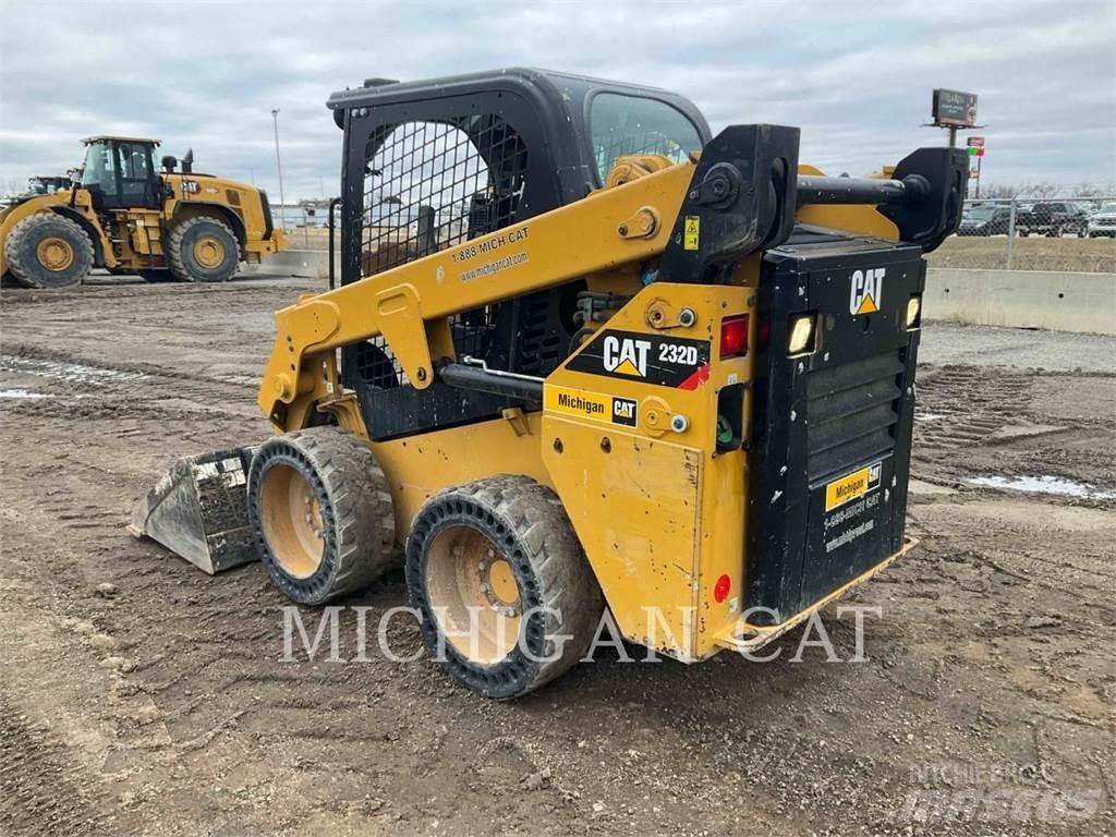 CAT 232D Q+ Мини-погрузчики