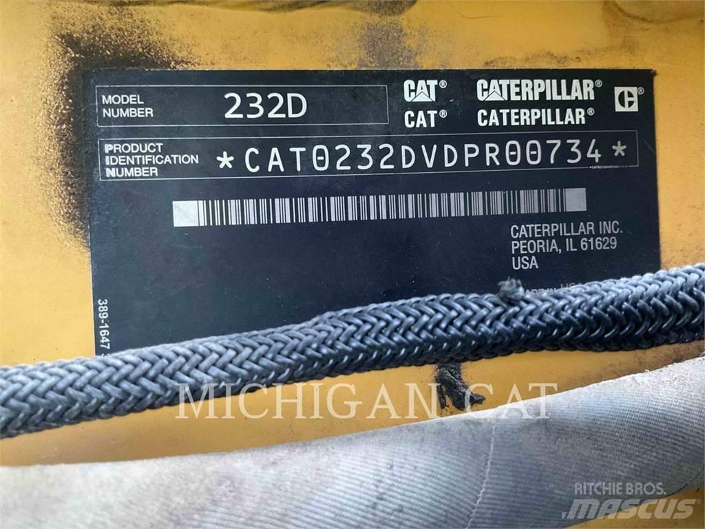 CAT 232D Q+ Мини-погрузчики