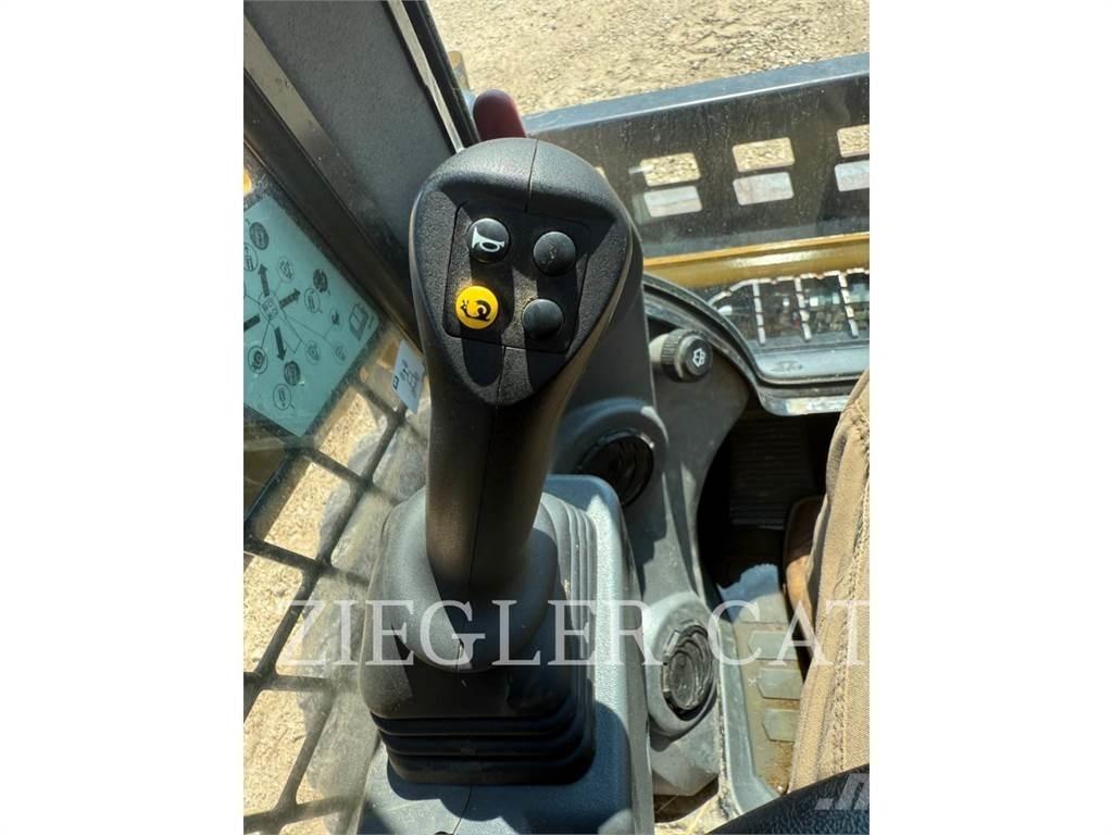 CAT 232D3 Мини-погрузчики