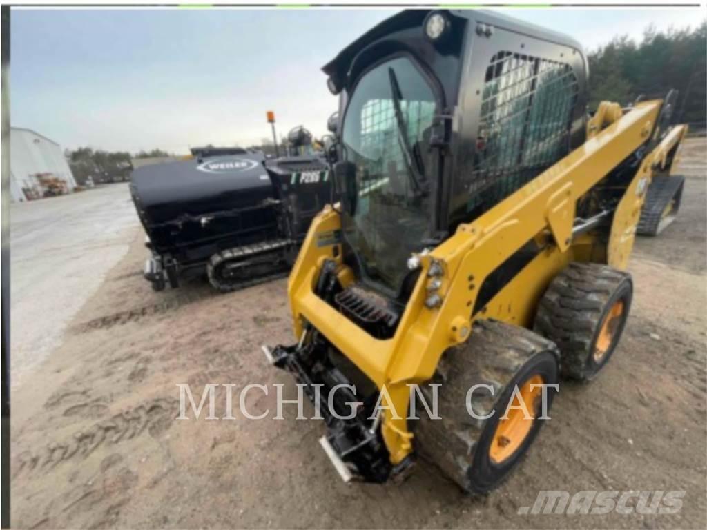 CAT 232D3 AQ Мини-погрузчики