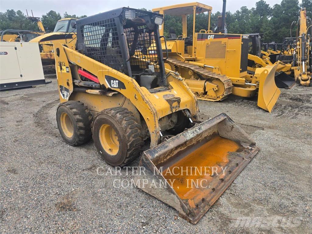 CAT 236 B SERIES 3 Мини-погрузчики