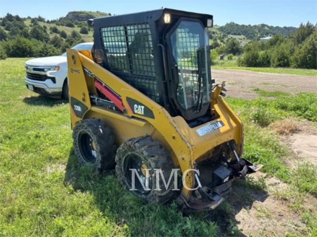 CAT 236B3 Мини-погрузчики