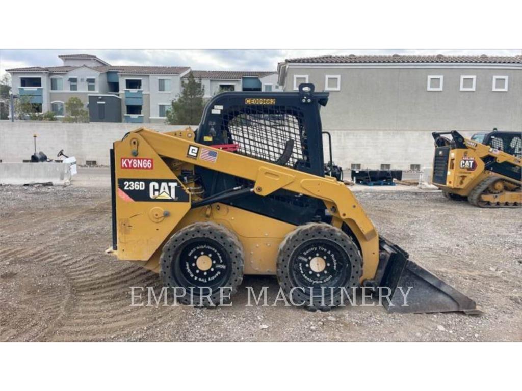 CAT 236D Мини-погрузчики