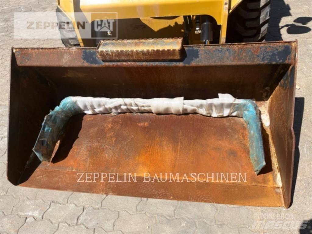 CAT 236D Мини-погрузчики