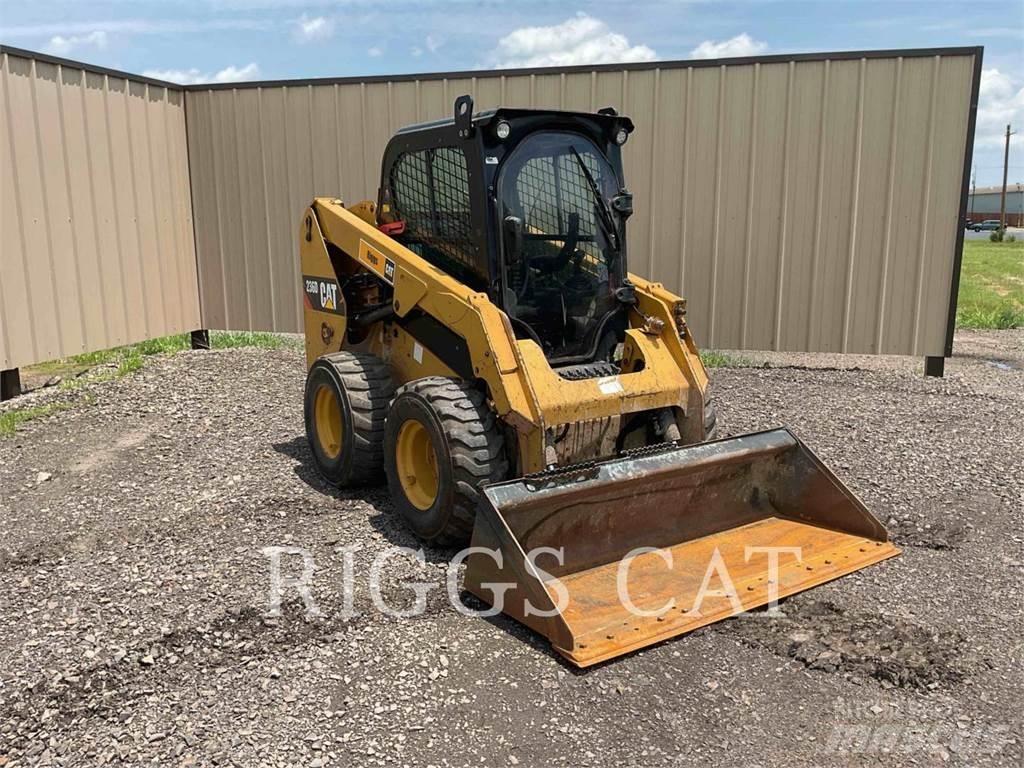 CAT 236D A Мини-погрузчики