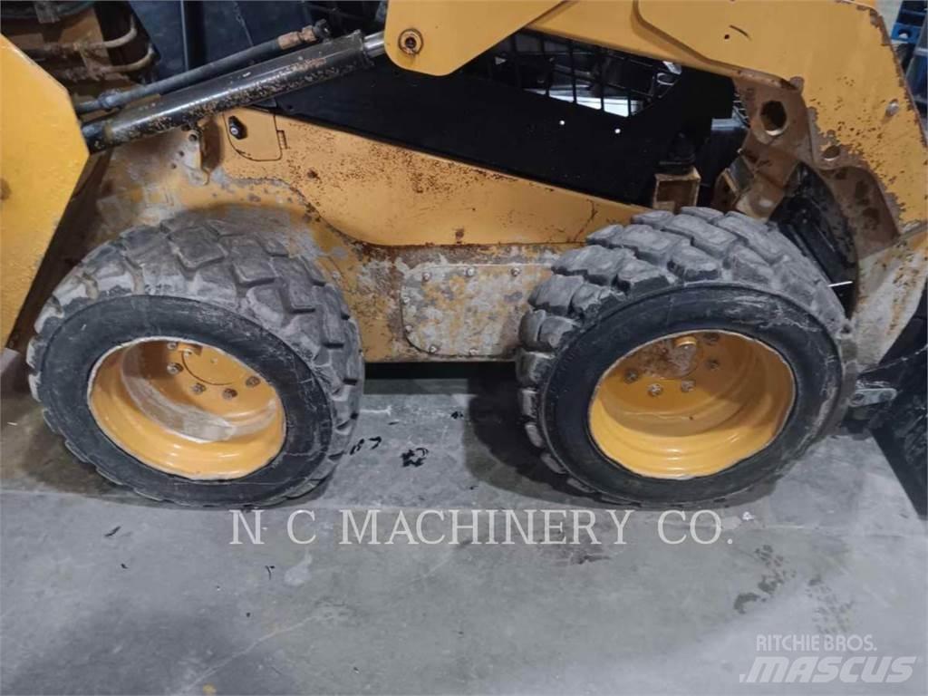 CAT 236D H2CN Мини-погрузчики