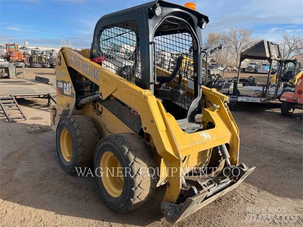CAT 236D HF Мини-погрузчики