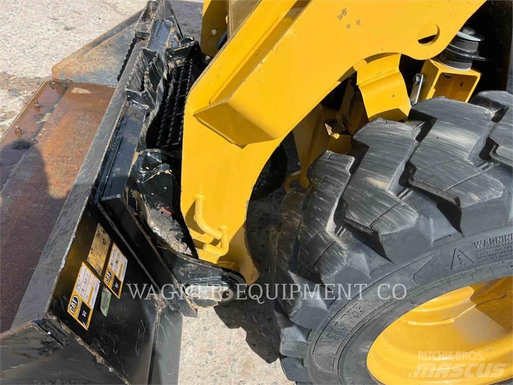 CAT 236D3 Мини-погрузчики