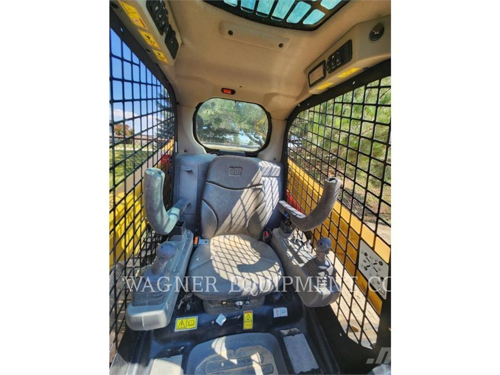 CAT 236D3 Мини-погрузчики