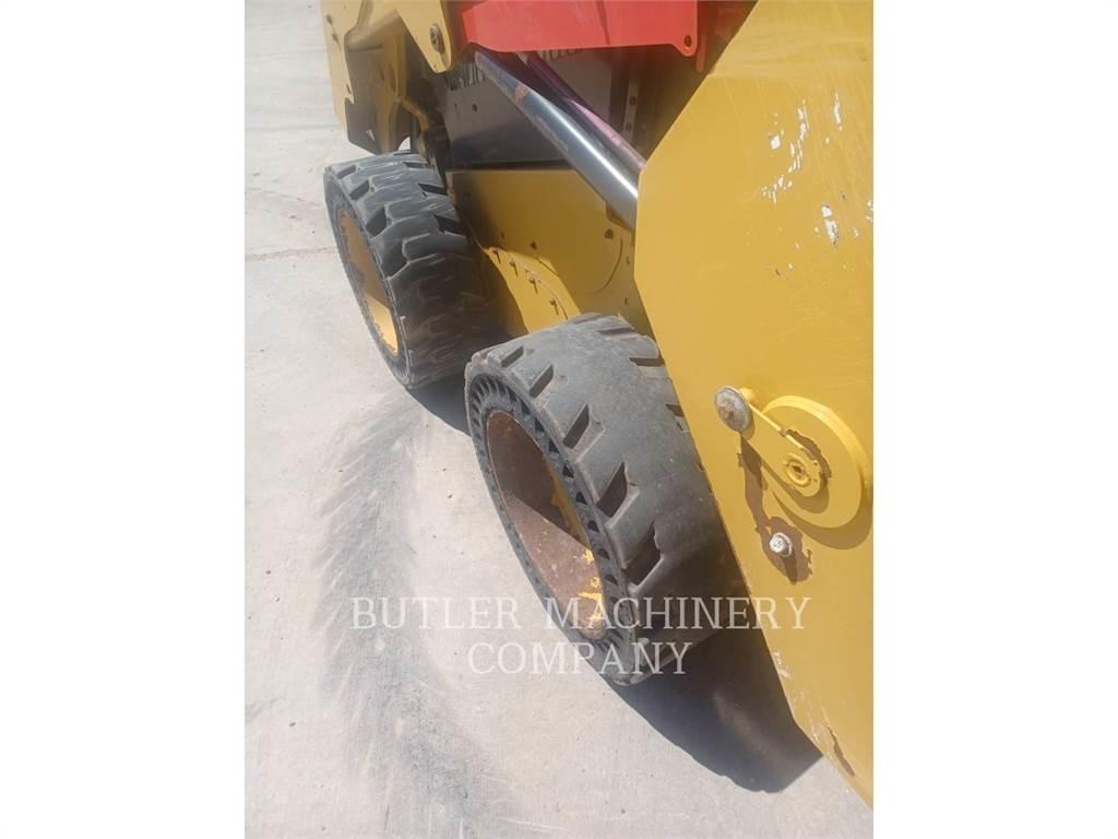 CAT 236D3 Мини-погрузчики